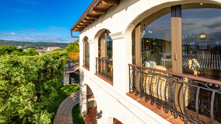 6 Bedroom Property for Sale in Kingfisher Creek Western Cape